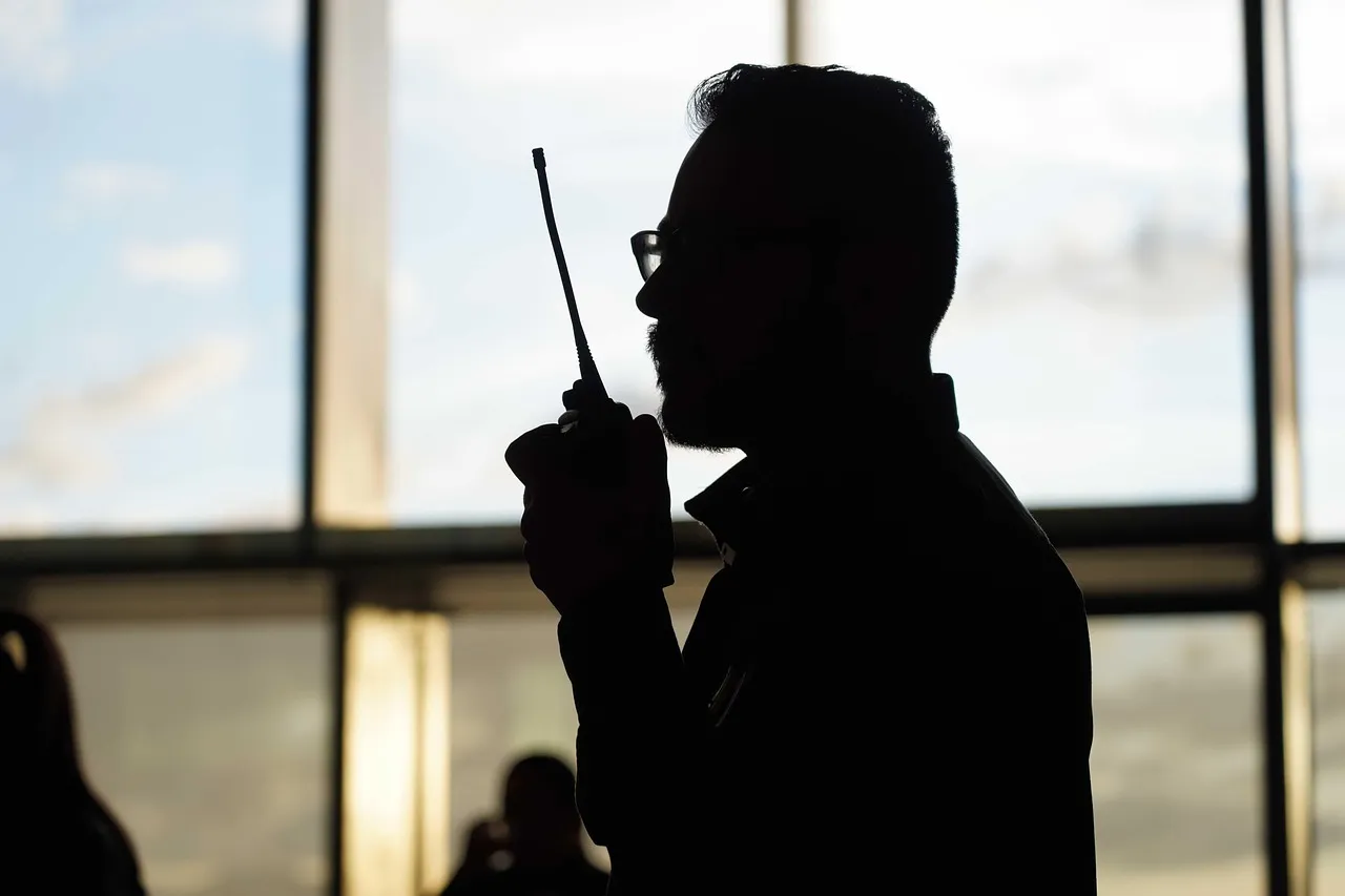 9 Ways Push-to-Talk Improves Team Communication for Frontline Workers